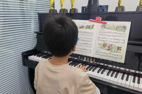 钢琴家游戏:指尖旋律与节奏盛宴的沉浸式演奏体验 钢琴家游戏:指尖旋律与节奏盛宴的沉浸式演奏体验