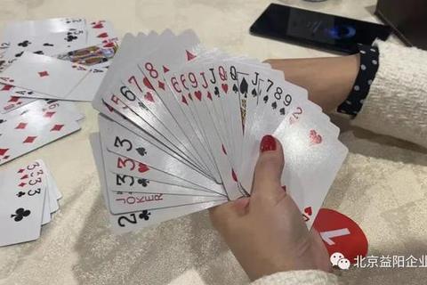 牌桌谋略战:巧计连发决胜方寸之间的心理博弈
