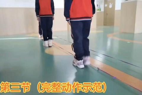 跳皮筋怎么跳三步掌握基础动作与常见错误纠正指南