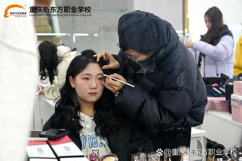 时尚换装达人秀：指尖美妆挑战赛_百变造型随心搭