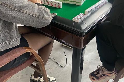 免费麻将在线畅玩_真人实时对局即刻开局
