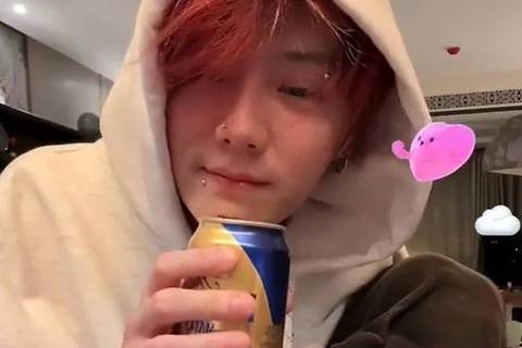 鹿晗游戏机私藏首曝_揭秘偶像电竞日常与装备清单 鹿晗游戏机私藏首曝_揭秘偶像电竞日常与装备清单
