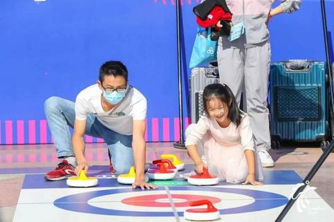 踏高跷争霸赛:平衡挑战与趣味竞速大对决 踏高跷争霸赛:平衡挑战与趣味竞速大对决