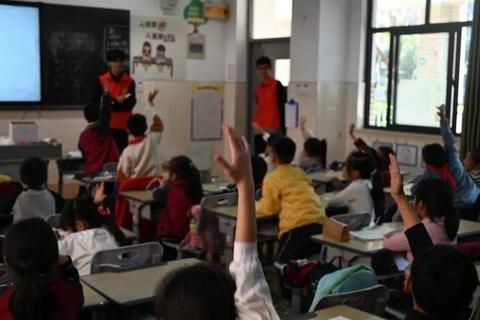 新学期启程:趣味游戏挑战赛开启校园狂欢 新学期启程:趣味游戏挑战赛开启校园狂欢