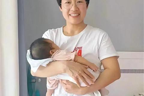 居家保姆模拟日记：育儿任务与温情时光的沉浸体验