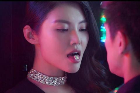 致命弯道生死竞速：夺命狂飙24小时极速逃脱与暗夜追击挑战