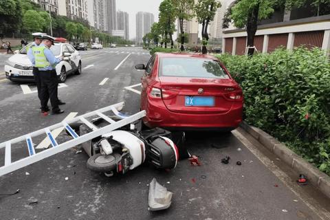 车祸急救实战演练新手必看步骤详解与安全操作技巧
