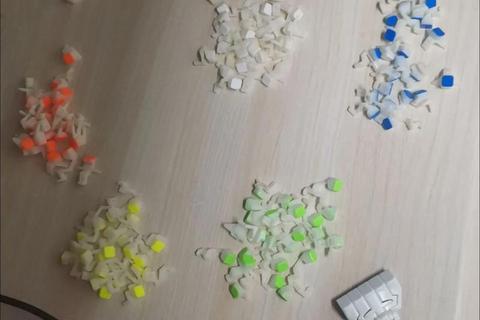 文字魔方:翻转语言碎片的重组之旅