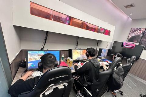 游戏陪打新体验：大神1V1陪玩教学_组队开黑畅享竞技乐趣