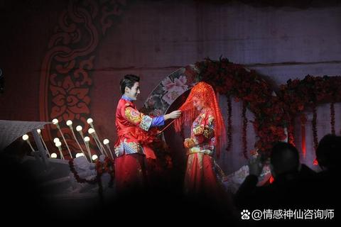 红绸乱_喜堂惊变_绣球争夺引爆抢亲狂潮喜轿突围