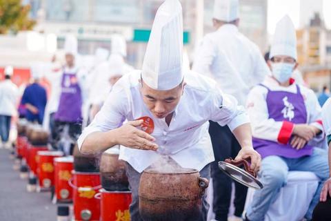 食味江湖：中华美食传承者之烹饪挑战赛