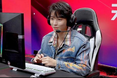王俊凯无畏契约直播秀_电竞圈粉丝狂欢新潮流