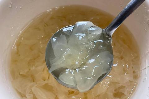 银耳要煮多久？掌握正确时间与技巧快速煮出胶质口感