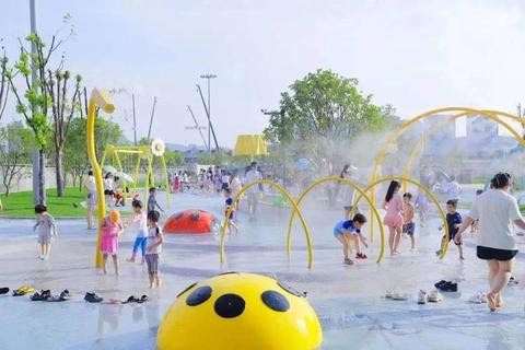 潮玩水世界：沉浸式游戏乐园_夏日狂欢与清凉冒险集结地
