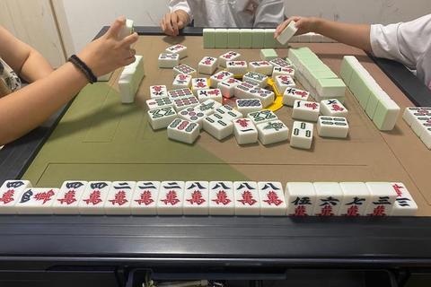 麻将在线对决新体验：真人实时匹配畅享智慧博弈