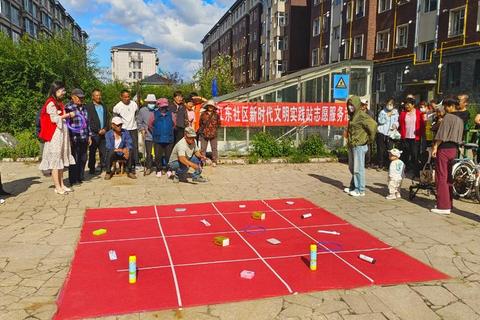 圈套乐趣_街头经典游戏挑战赛-看谁先套住幸运与欢笑