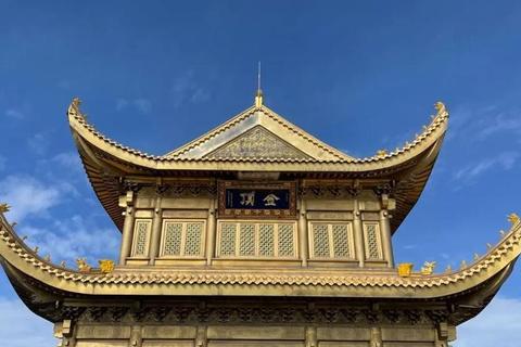 峨眉山金顶观鸟温泉全攻略：必去景点路线与四季玩法