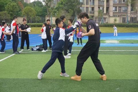 童年跃动时光-操场游戏中的欢笑_奔跑与协作的欢乐记忆 童年跃动时光-操场游戏中的欢笑_奔跑与协作的欢乐记忆