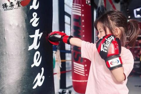 搏击俱乐部手游必学连招技巧与实练终极指南