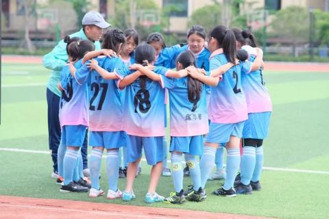 绿茵小将趣味挑战赛_小学校园足球游戏欢乐对决 绿茵小将趣味挑战赛_小学校园足球游戏欢乐对决