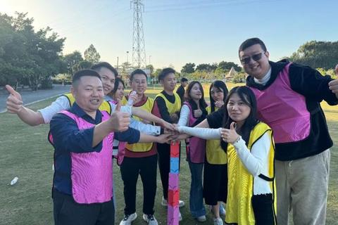 三人协力大闯关:团队默契考验与策略对决 三人协力大闯关:团队默契考验与策略对决
