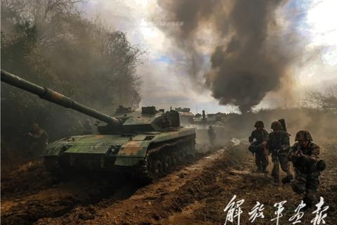 超能实验室能量核心强化与兵种搭配实战解析指南