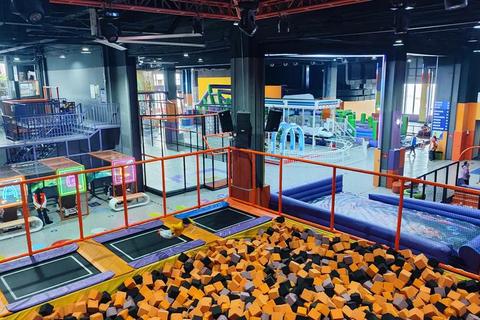 四人组队嗨翻天:趣味室内协作挑战赛 四人组队嗨翻天:趣味室内协作挑战赛