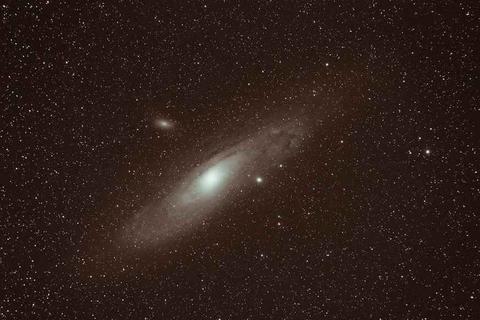 星海征程：跨越光年的虚拟宇宙探索与战略对决