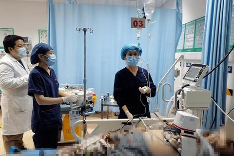 手术模拟实战：急诊室主刀挑战_心跳战场分秒必争