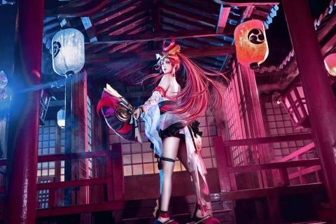 烈焰红莲燃爆全场-火舞cos暗夜魅影幻境战场绝美还原