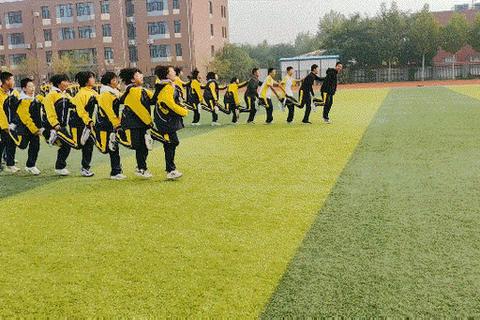 默契传递·同心同行——团队协作传球游戏中的策略与欢乐碰撞