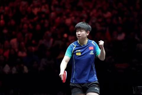 王曼昱VS孙颖莎巅峰对决_国乒双姝激战引爆女单争冠焦点时刻