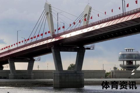 巴哈迪尔_跨国父爱筑就中乌文化桥梁