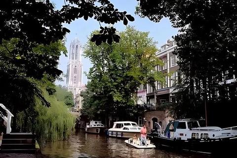 乌德勒支运河风情_探秘荷兰中世纪名城的历史与现代交织